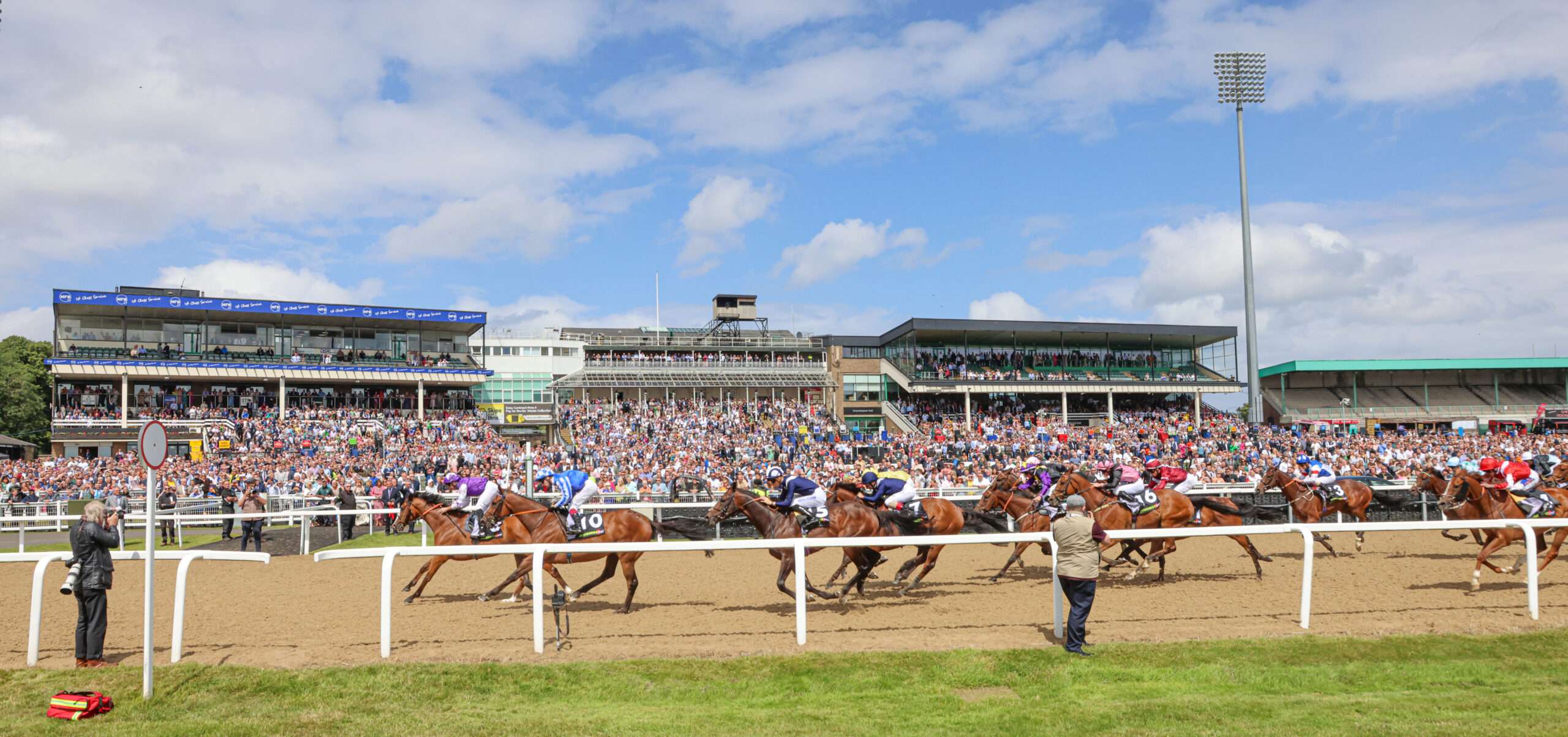 Newcastle Plate Day Festival Timings, Travel Tips, and Weather Guide